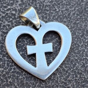 Retired HTF authentic James Avery cross in heart necklace pendant